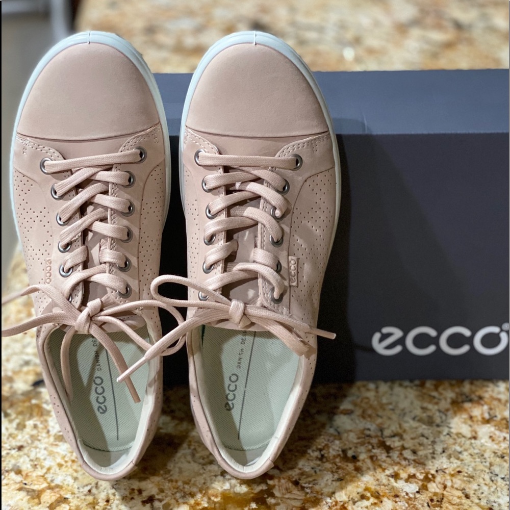 Ecco Soft 7 Nubuck Sneakers